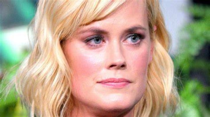 
Abigail Hawk’s Age, Body Measurements and 5 Other Facts To Know About Her 