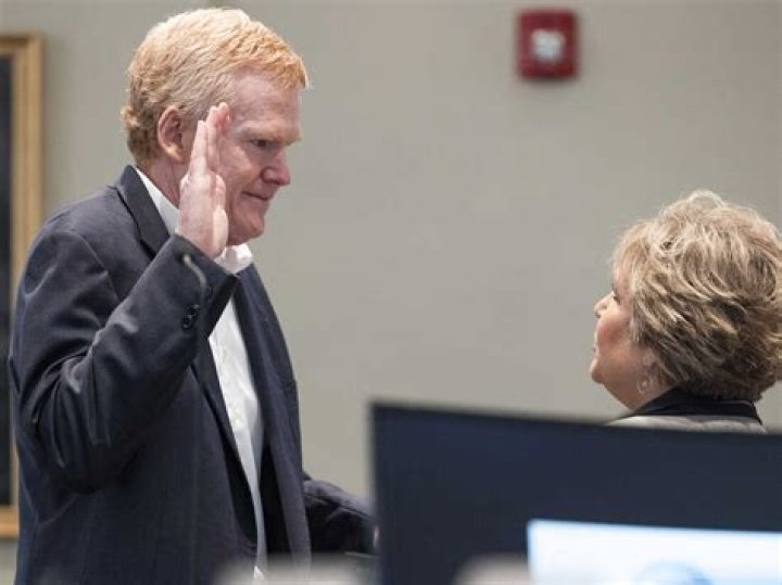 
Alex Murdaugh cries during testimony, admits to lying about whereabouts when wife, son were murdered 