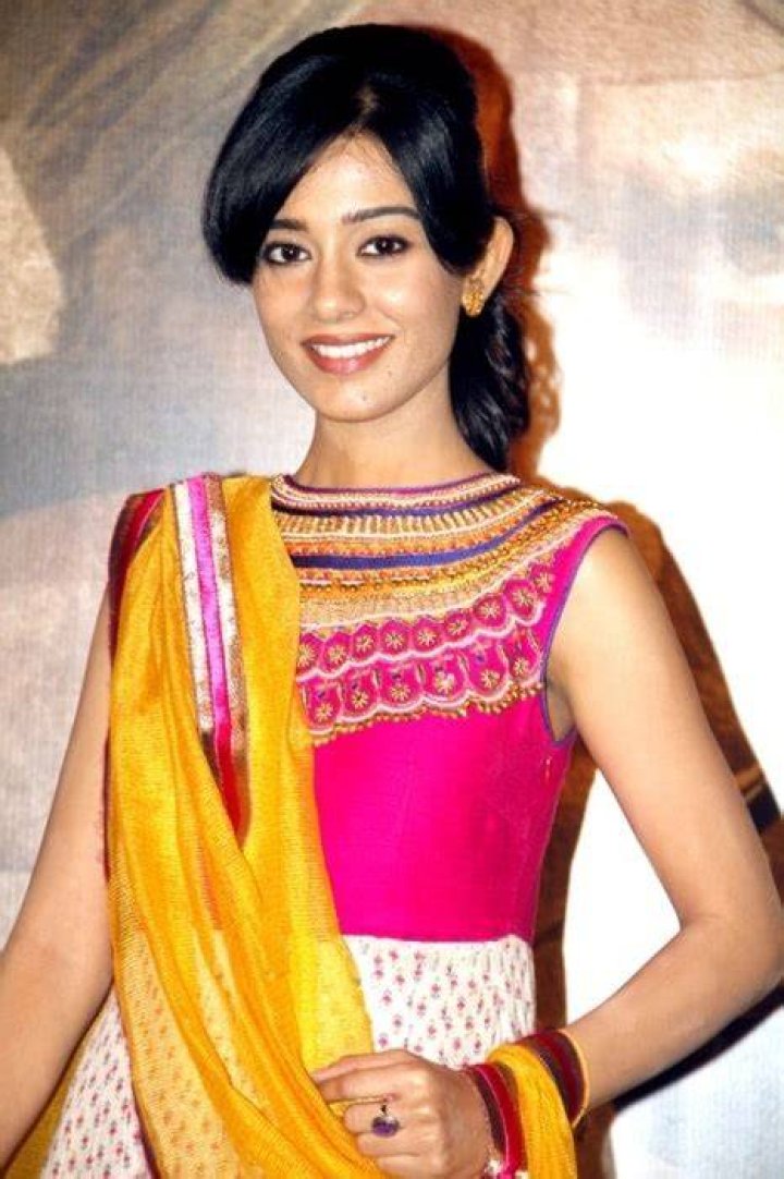 Amrita Rao Height, Weight, Net Worth, Age, Birthday, Wikipedia, Who, Instagram, Biography