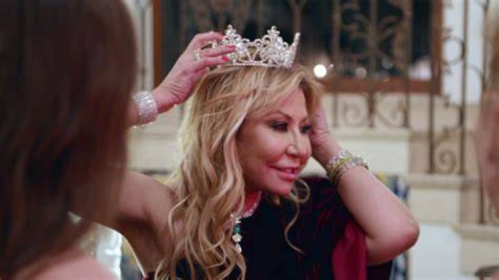 
Anna Bling Empire Before Surgery: How Did She Look before? Son Kenny Kemp And Husband 