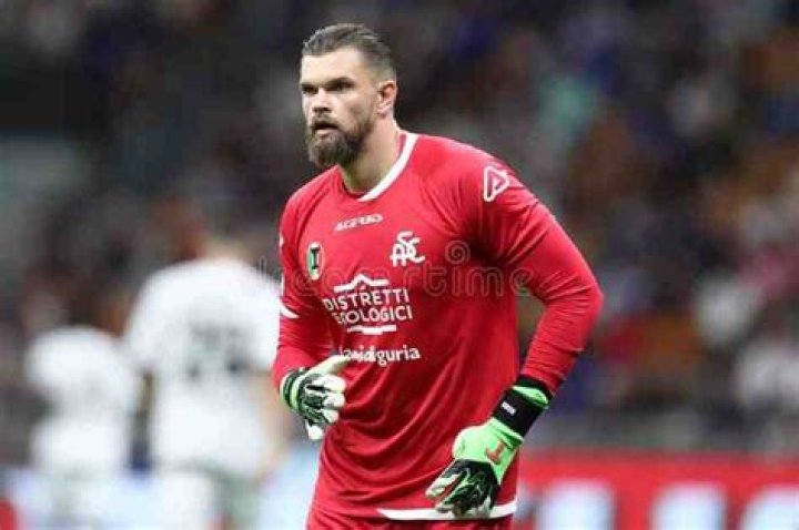 
Bartlomiej Dragowski Height, Weight, Net Worth, Age, Birthday, Wikipedia, Who, Instagram, Biography 