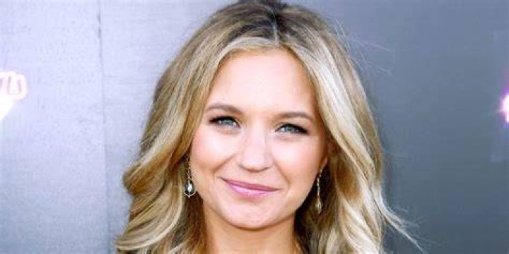 “Blue Bloods” star Vanessa Ray’s Wiki: Body Measurements, Pregnant, Wedding, Net Worth, Husband