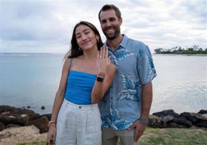 
Chris Taylor is not Married to Wife. Dating Girlfriend: Mary Keller. Kids. 