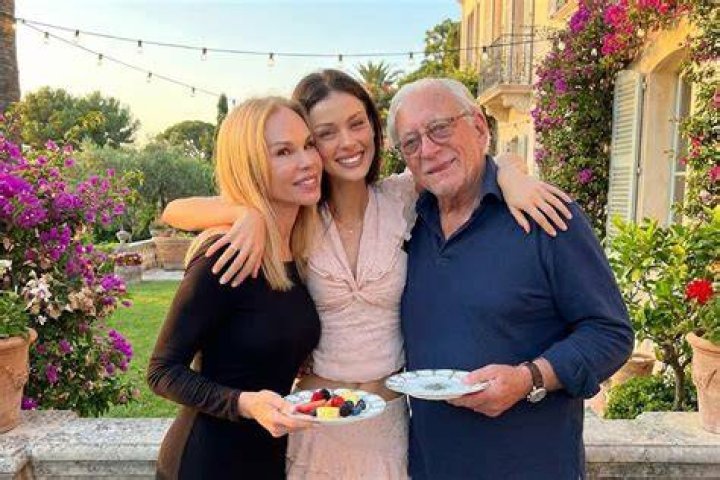 Darcy Kuemper Age, Wiki, Biography, Wife, Children, Salary, Net Worth, Parents