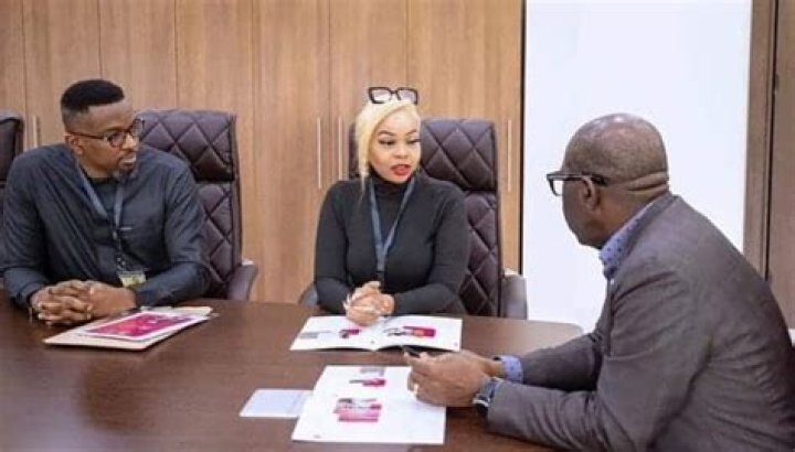 
Diana beams with joy as she meets with the Governor of Edo State 