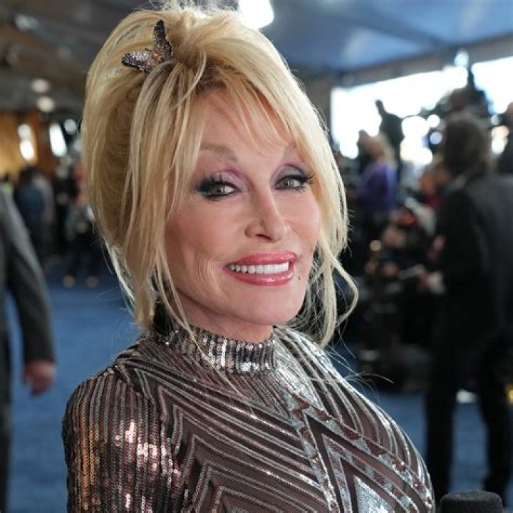 Dolly Parton Height, Weight, Net Worth, Age, Birthday, Wikipedia, Who, Instagram, Biography
