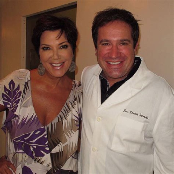Dr. Kevin Sands Height, Weight, Net Worth, Age, Birthday, Wikipedia, Who, Instagram, Biography