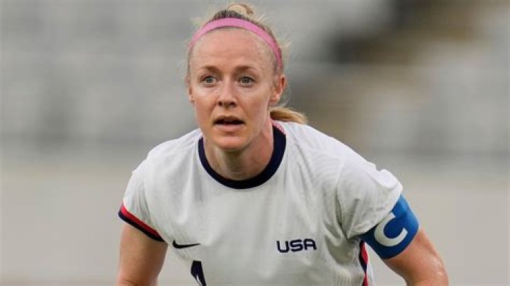 
Emily Sonnett Height, Weight, Net Worth, Age, Birthday, Wikipedia, Who, Nationality, Biography 