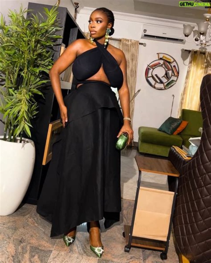 
Fast Rising Actress, Bolaji Ogunmola Flaunts Her Beauty As She Shares New Sultry Pictures On IG. 
