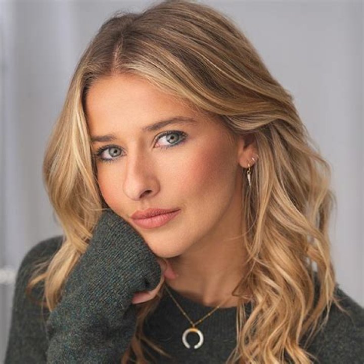 Georgina Castle Height, Weight, Net Worth, Age, Wiki, Who, Instagram, Biography
