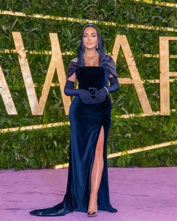 Georgina Rodriguez- Age, Net Worth, Height, Husband, Career, Ethnicity