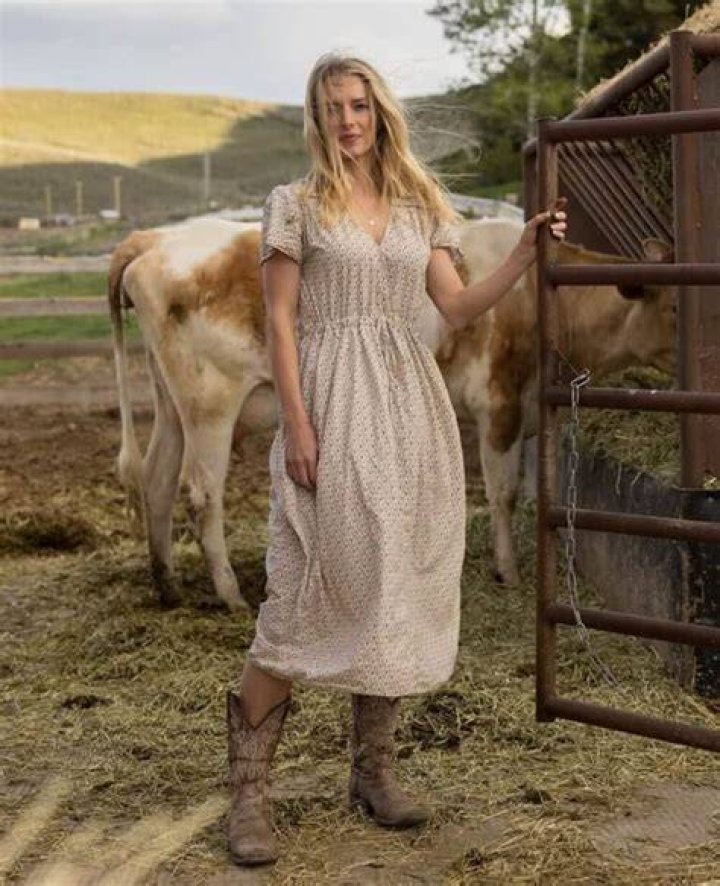 
Hannah H.Beths Height, Age, Boyfriend, Biography, Wiki, Net Worth 