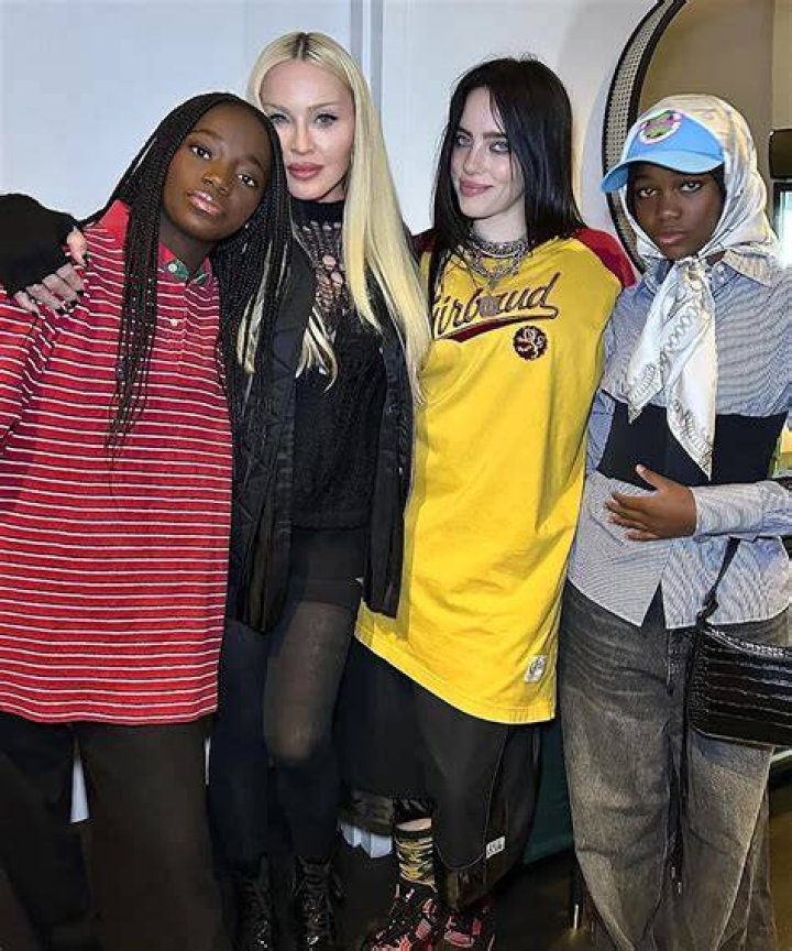 How many full siblings does Madonna have? Does Madonna talk to her siblings?
