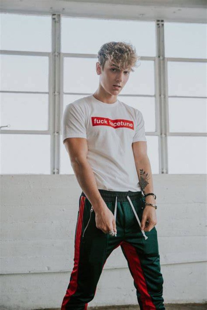 How old is Bryce Hall? Age, height and dating history revealed!
