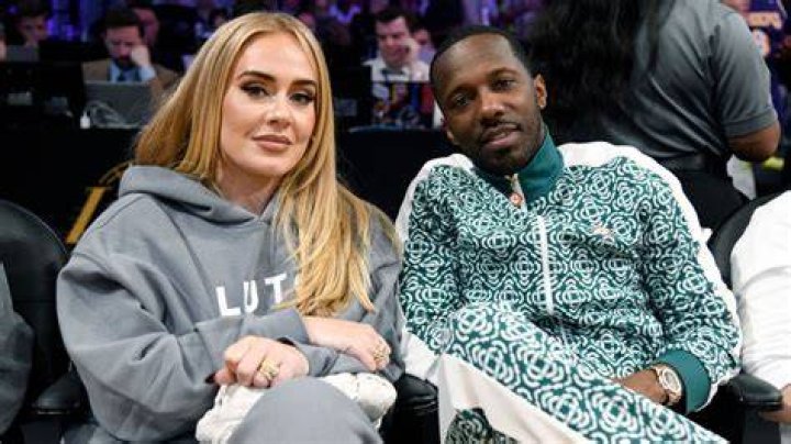 
Is Adele Lesbian? Want Know More About Her Life? 