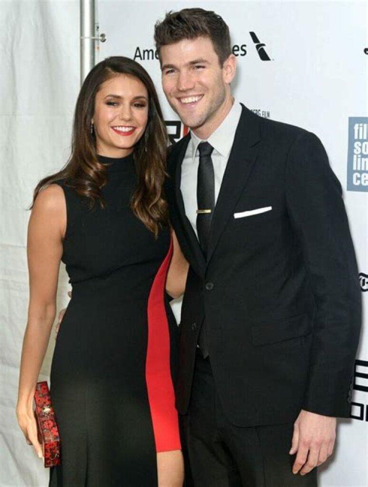 Is Austin Stowell Gay? Girlfriend Or Boyfriend – Keep Breathing Actor Sexuality