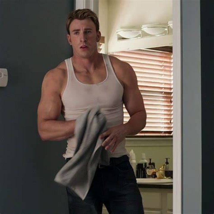 
Is Chris Evans Gay? Captain America’s Sexuality May Shock You! 