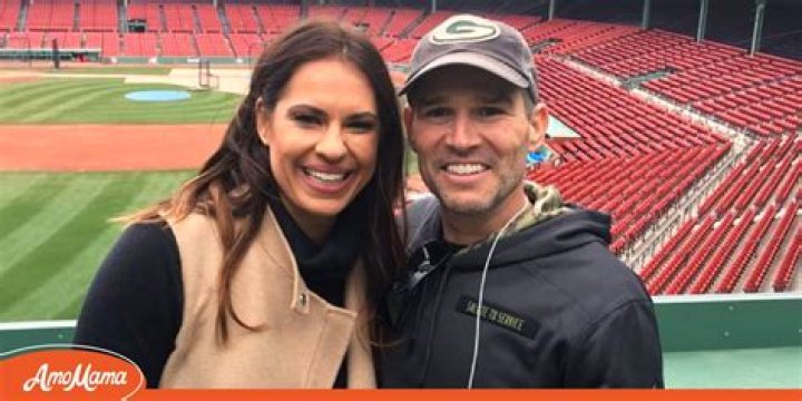 
Is Jessica Mendoza Married? Her Bio, Husband, Family, Net worth, Salary and Wiki 