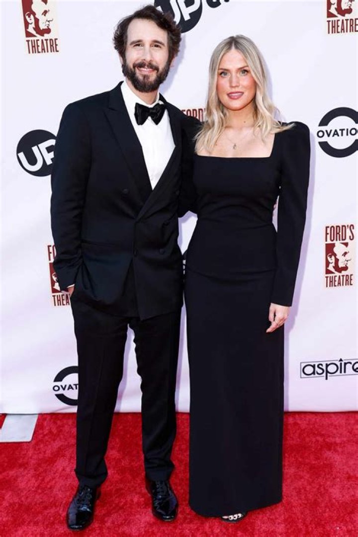 Is Josh Groban Gay? Who is Groban’s Girlfriend in 2023?