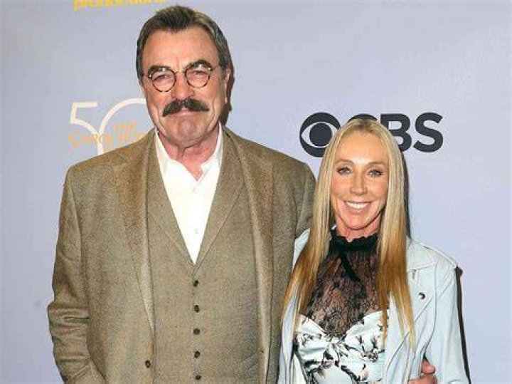 Is Tom Selleck Gay or Straight? Here are All The Facts