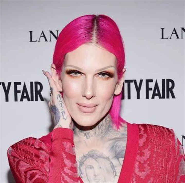 Jeffree Star Age, Bio, Family, Gay, Boyfriend, Net Worth, Facts