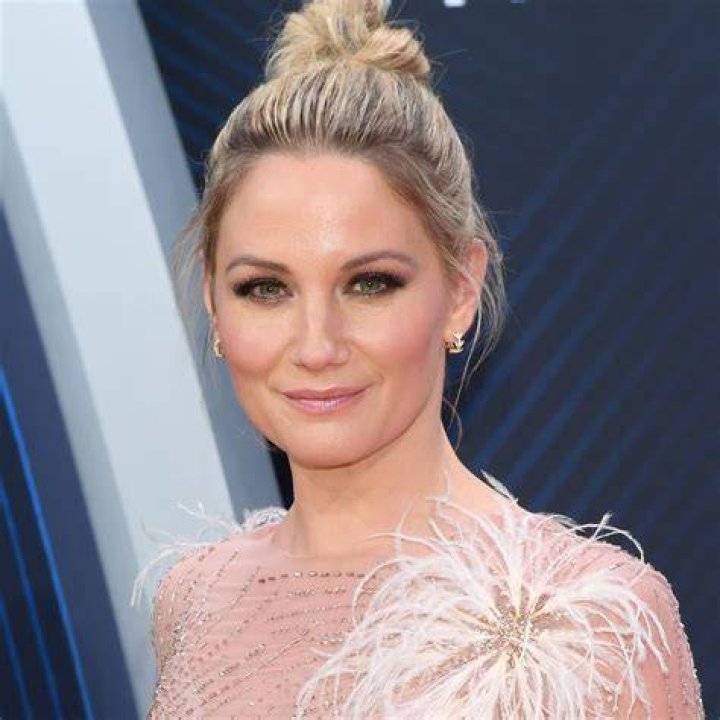 Jennifer Nettles Height, Weight, Net Worth, Age, Birthday, Wikipedia, Who, Nationality, Biography