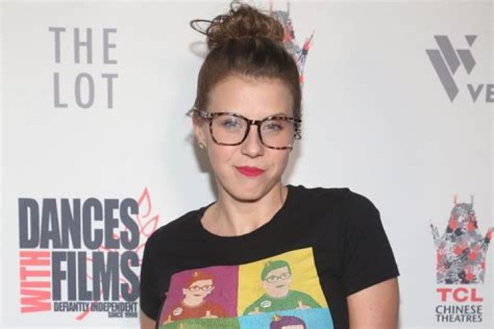 
Jodie Sweetin Says Sharing Struggles with Addiction Helps Demystify the Disease 