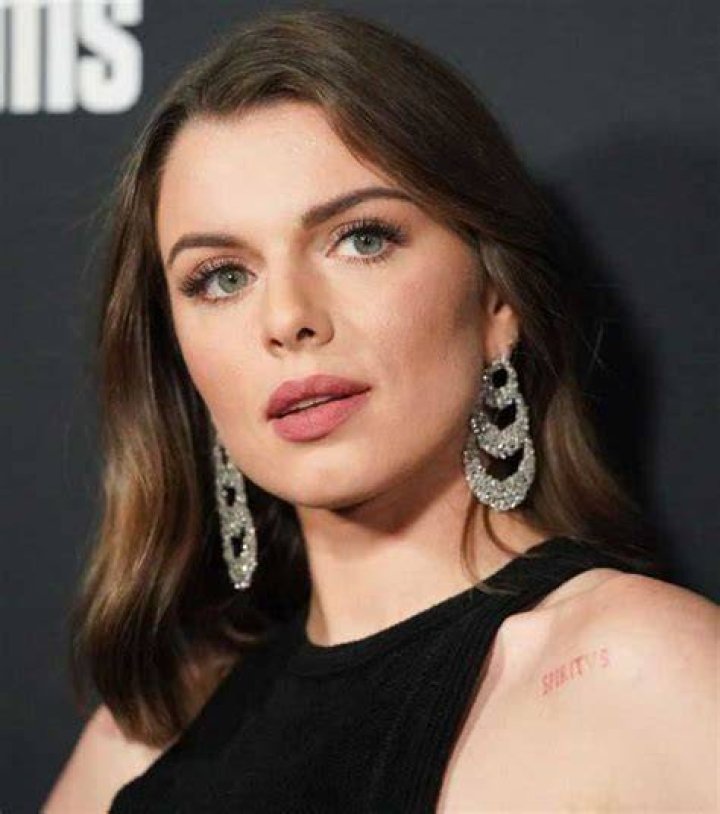 Julia Fox Height, Weight, Net Worth, Age, Birthday, Wikipedia, Who, Nationality, Biography
