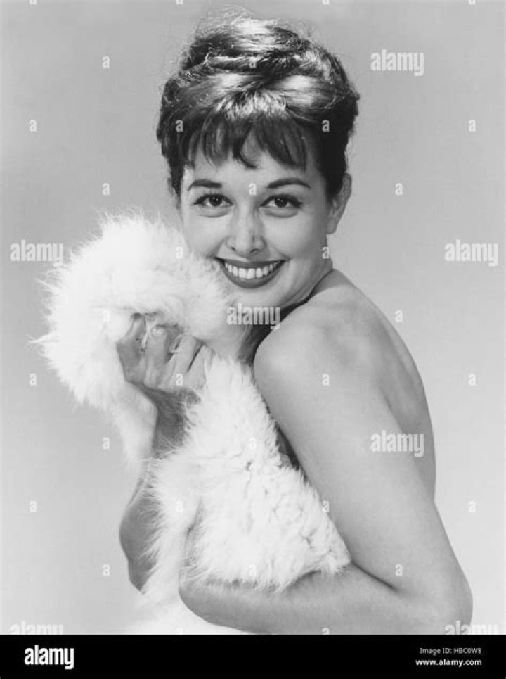 Julienne Marie Height, Weight, Net Worth, Age, Birthday, Wikipedia, Who, Instagram, Biography