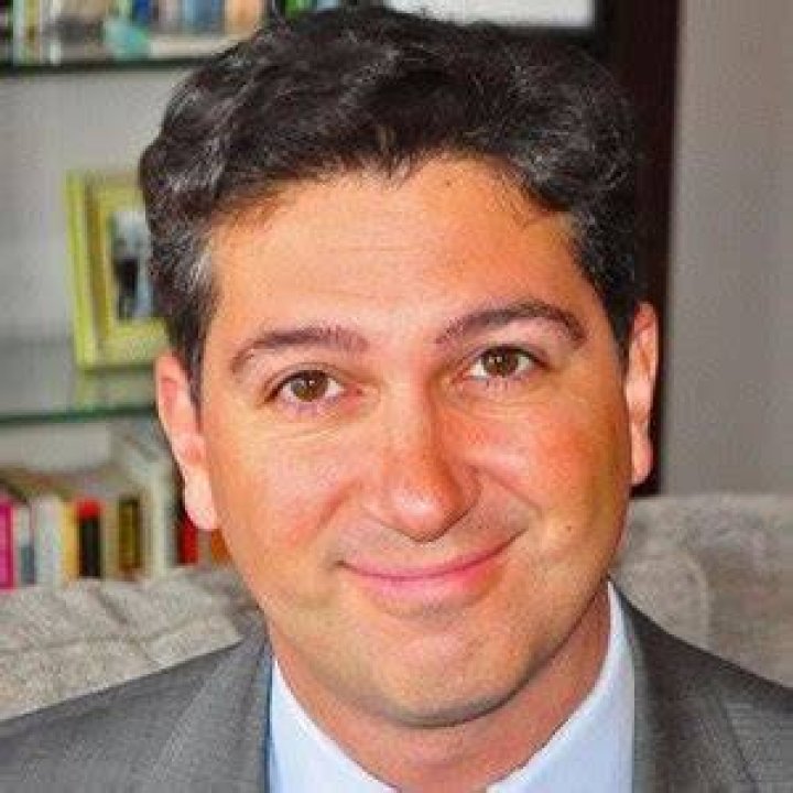 Ken Dilanian Biography, Age, Wiki, Net worth, Height, Wife, Family, Wikipedia, Married