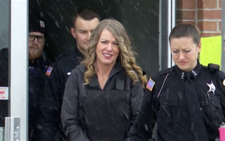 
Lori Vallow: Massive pile of audio evidence uncovered in ‘Cult mom’ case including 3,000 phone calls 
