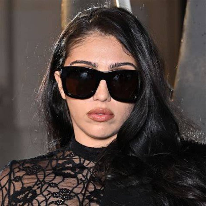 Lourdes Leon Sizzles Height, Weight, Net Worth, Age, Birthday, Wikipedia, Who, Instagram, Biography