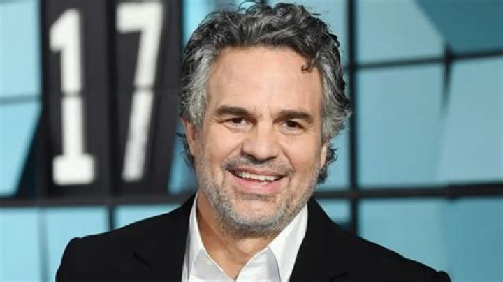 Mark Ruffalo – Bio, Movies, Net Worth, Affair, Wife, Children, Family, Age, Facts, Wiki, Height, Famous for, Fired, Race, Career, Brain Tumor, Awards