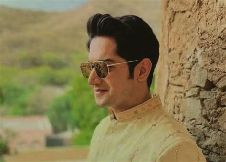 
Mayank Arora Height, Weight, Net Worth, Age, Birthday, Wikipedia, Who, Nationality, Biography 