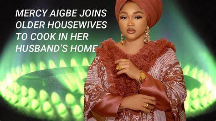 
Mercy Aigbe joins older housewives to cook in her husband’s home (video) 