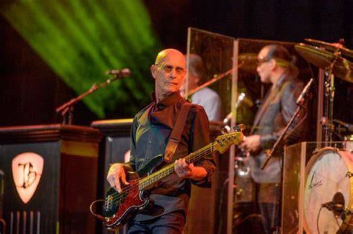 Michael Rhodes (Bassist) Net Worth at Time of Death