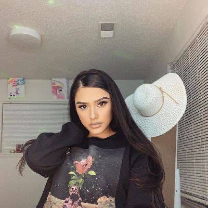 
Nelly Tirado Height, Weight, Net Worth, Age, Birthday, Wikipedia, Who, Nationality, Biography 