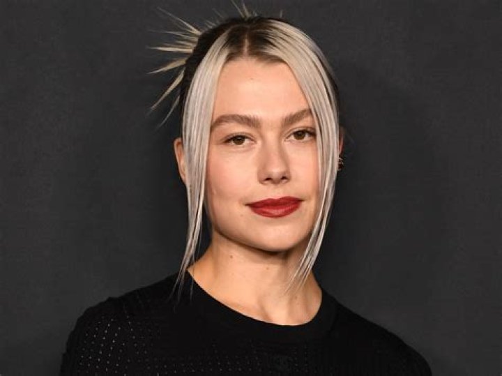 Phoebe Bridgers Height, Weight, Net Worth, Age, Birthday, Wikipedia, Who, Nationality, Biography