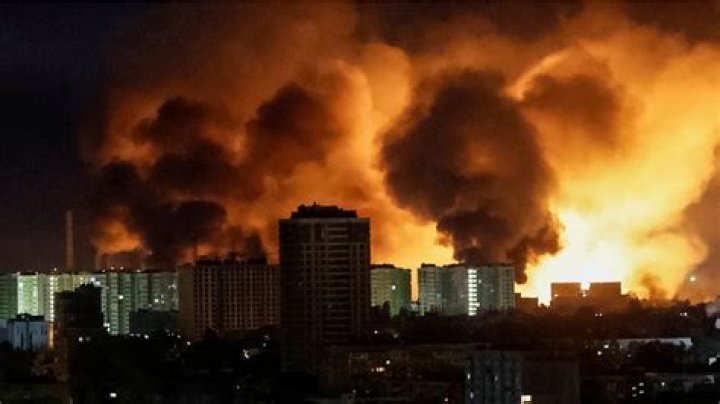 
Russian Troops Surrounded In Kyiv Suburb Could Even Retreat 