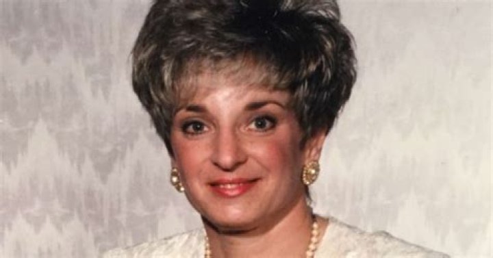 Sad Story Of How Bob Saget’s Sister, Gay Saget, Died Of Scleroderma On Her Birthday