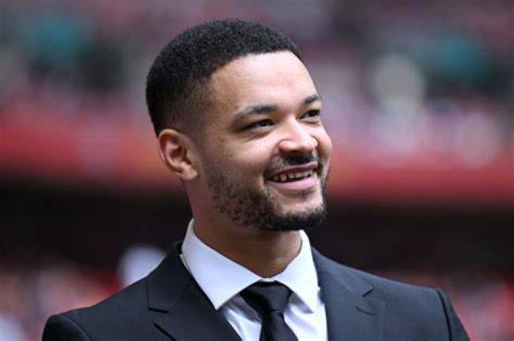 Stephen Bartlett Height, Weight, Net Worth, Age, Birthday, Wikipedia, Who, Nationality, Biography