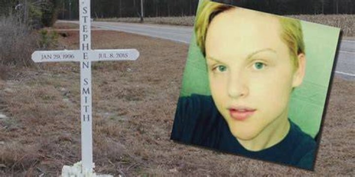 
Stephen Smith GoFundMe raises over $64000 as family of man found dead near Alex Murdaugh home plans to exhume body 