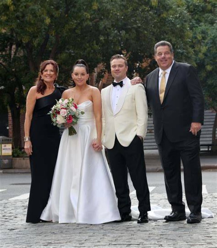 Steve Schirripa is Married to Wife: Laura Schirripa. Kids: Bria, Ciara.