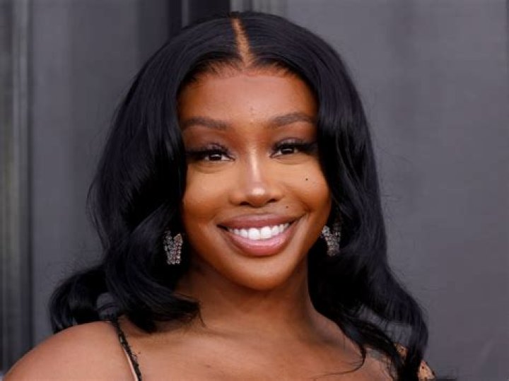 SZA Height, Weight, Net Worth, Age, Birthday, Wikipedia, Who, Instagram, Biography