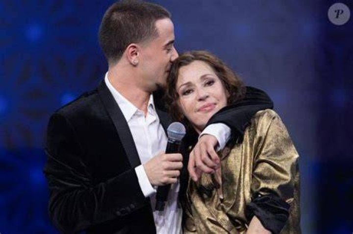 
Tina Arena Sexuality: Is She Gay? Meet Her Son Gabriel Joseph Mancini, Ex- Husband 