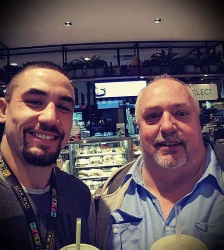 UFC: Who Are Robert Whittaker Parents Jack And Jewel? Facts About The New Zealand-born Australian Mixed Martial Artist
