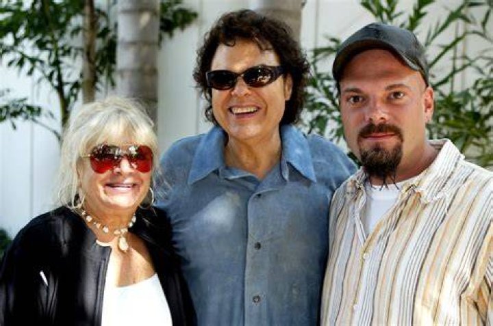 Was Ronnie Milsap Born Blind? Net Worth and Son Todd Milsap Today