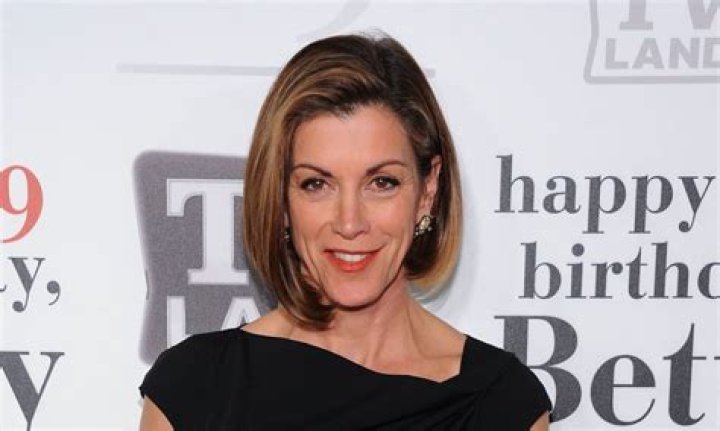 
Where is Wendie Malick now? Net Worth, Height, Husband, Bio 