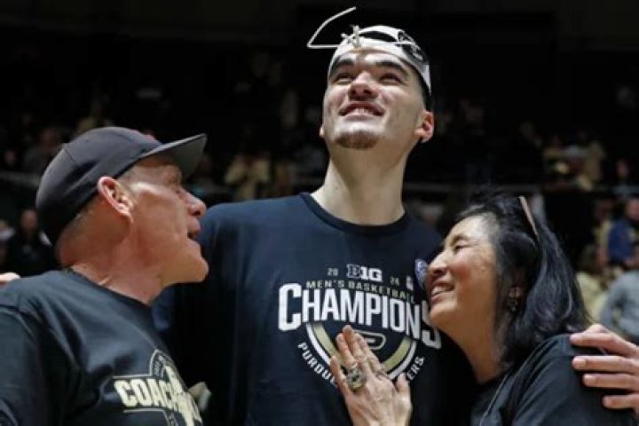 Who Are Julia & Glen Edy? Details To Know About Purdue Boilermakers Zach Edey Parents