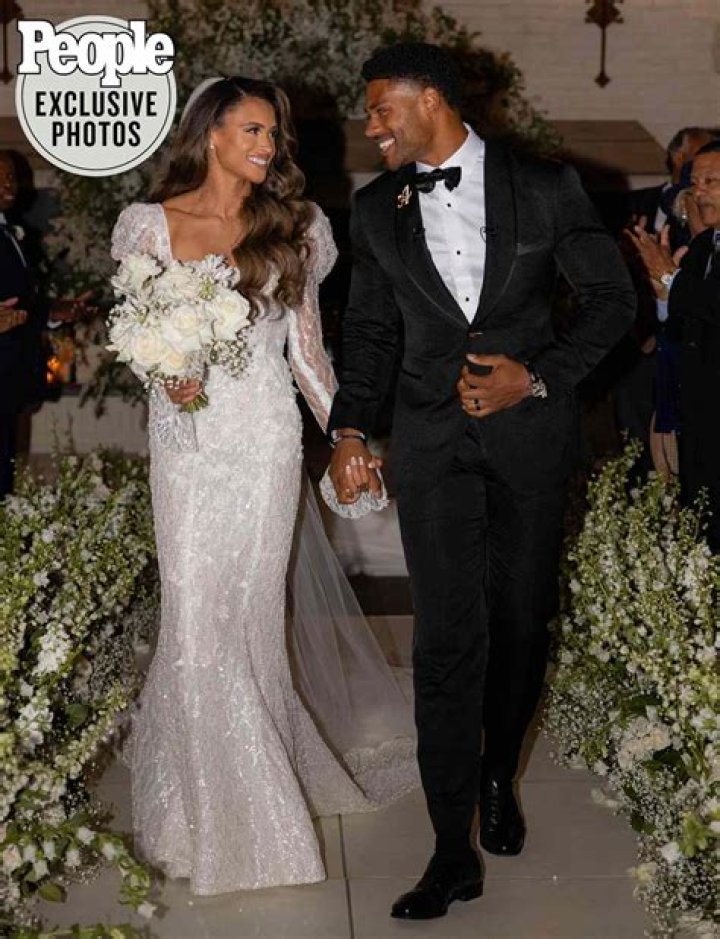 
Who Is American Sprinter Sydney McLaughlin’s Husband? She Married Andre Levrone Jr In 2022 